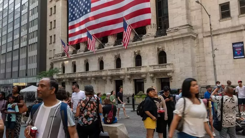 Stock Market Today: Dow’s losses fade, S&P 500 looks for momentum ahead of expected Fed rate cut