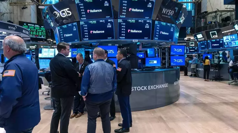 Dow Jones Today: Stock Futures Point to Slightly Higher Open for Major Indexes