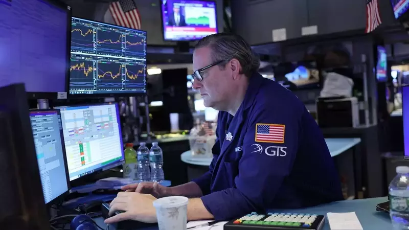 Dow Jones Today: Stock Futures Rise as S&P 500, Dow Look to Extend Record Highs