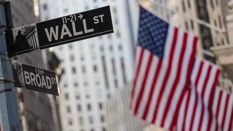 S&P Futures Tick Lower as Investors Mull China Rally, Micron Earnings on Tap