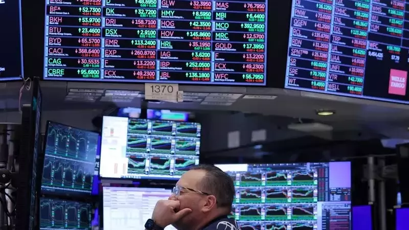 Futures higher, Powell to speak, Micron’s outlook – what’s moving markets By Investing.com