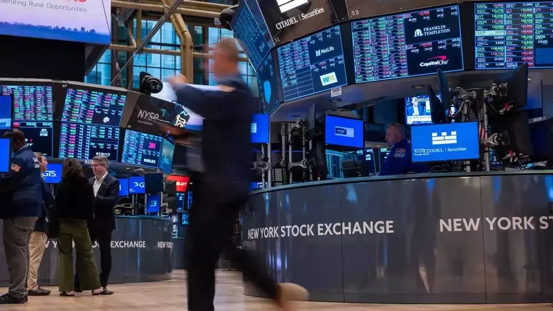 Dow Jones Today: Futures Rise as Chip Stocks Surge; Gold Hits Another Record High