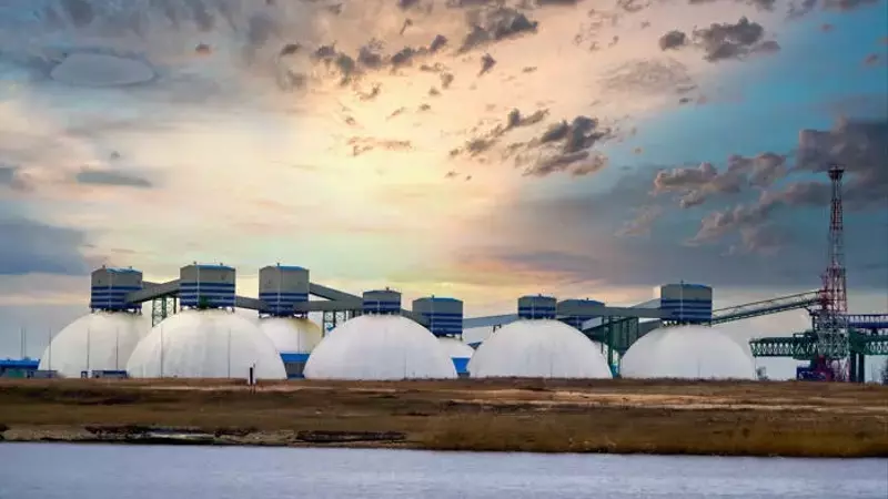 Natural Gas News: Futures Edge Higher, Key Resistance Levels in Focus Today