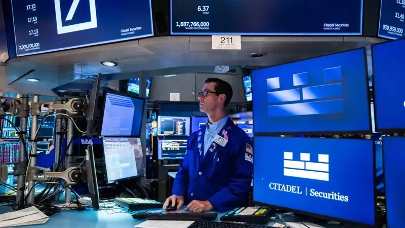 Stock futures are slightly lower to kick off final session of a strong month and quarter: Live updates