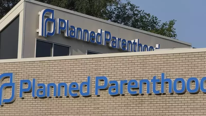 Vance says a future Trump administration would defund Planned Parenthood