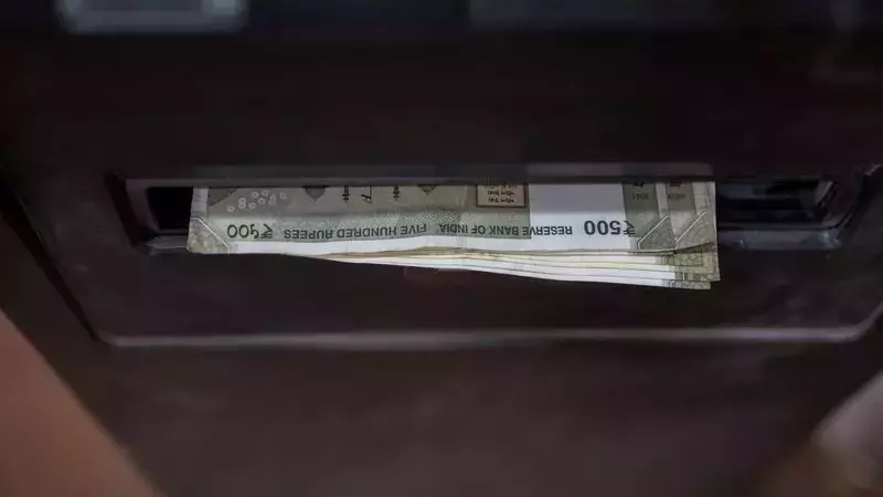Indian Rupee Maintains Stability Amid Mixed Global Cues