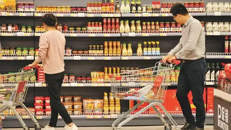 China's June Economic Performance: Mixed Signals in Retail and Industrial Sectors