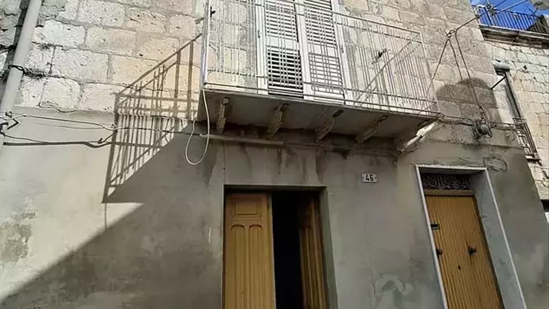 Italian Real Estate Dreams: A Tale of Two Homebuyers' Experiences with €1 Properties