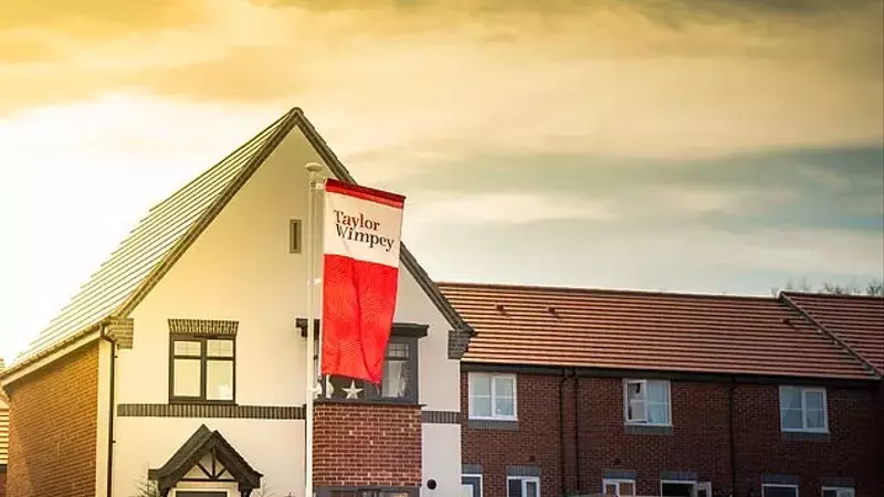 UK Housing Market Sees Regional Disparity in Price Growth, North East Outpacing London