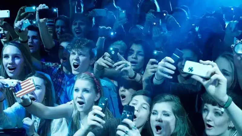 Taylor Swift's Engagement Announcement Sparks Volatility in Jewelry Stocks