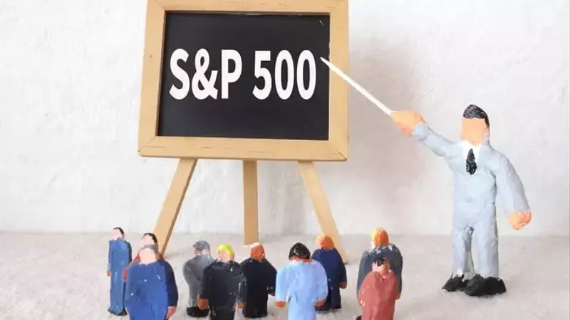 Navigating the S&P 500: Buffett's Philosophy Amidst Market Evolution