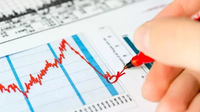 Analyst Predictions: A Deep Dive into Palantir and CoreWeave's Volatile Future