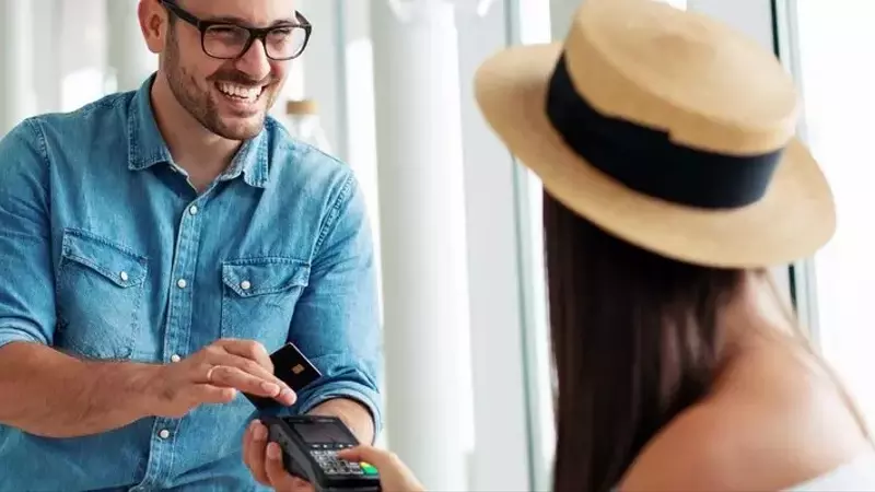 Maximizing Your Money: Debit vs. Credit Card Strategies