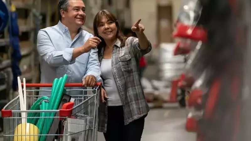 Identifying Promising Growth Stocks: A Look at Costco and Amazon