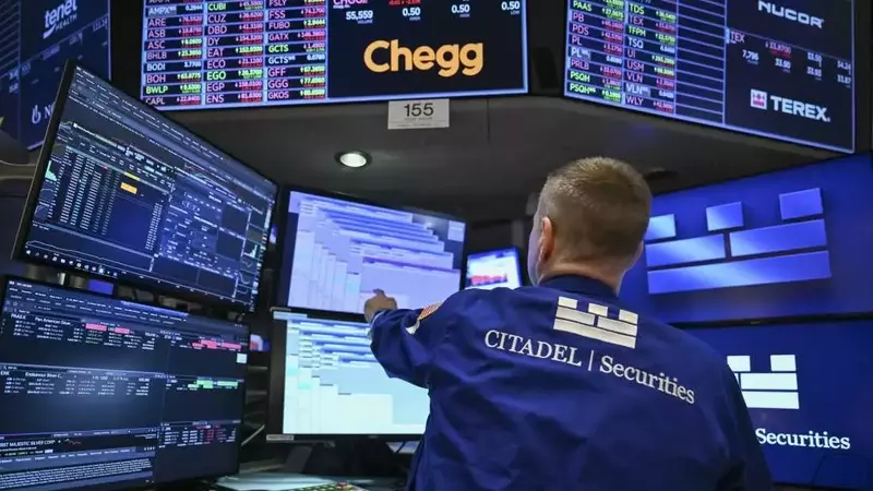 Debate on Corporate Earnings Reporting Frequency: A Clash of Economic Philosophies