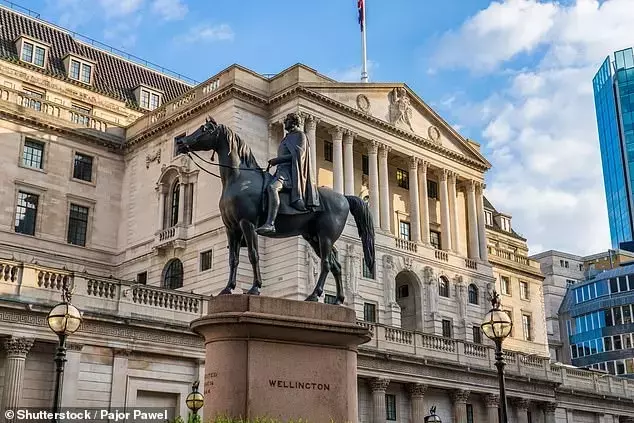Bank of England Holds Interest Rates at 4%: Implications for UK Mortgages and Savings