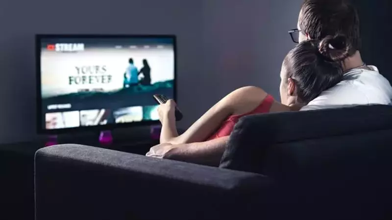 Netflix Stock Analysis Ahead of Q3 Earnings: Growth, Ad Revenue, and Valuation
