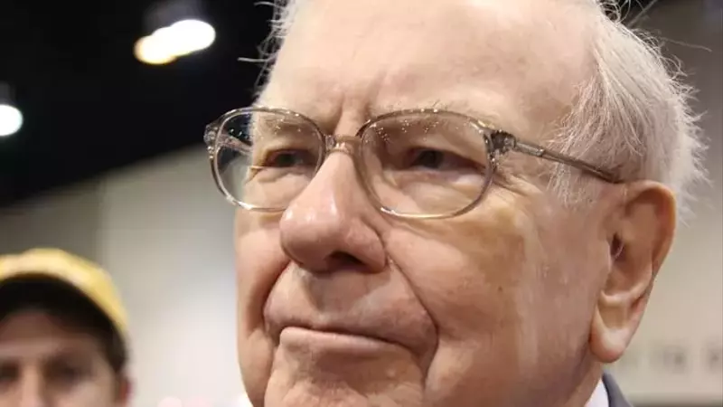 Warren Buffett's Cautious Approach: A $177 Billion Market Warning