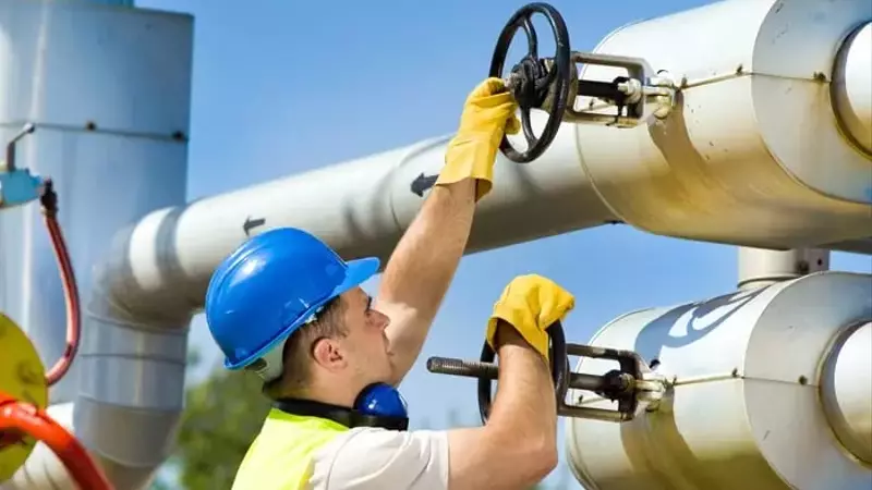 Navigating Energy Investments: Stability in a Volatile Market