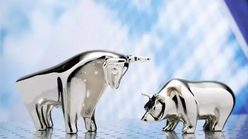 Navigating Market Volatility: Historical Precedents and Current Indicators