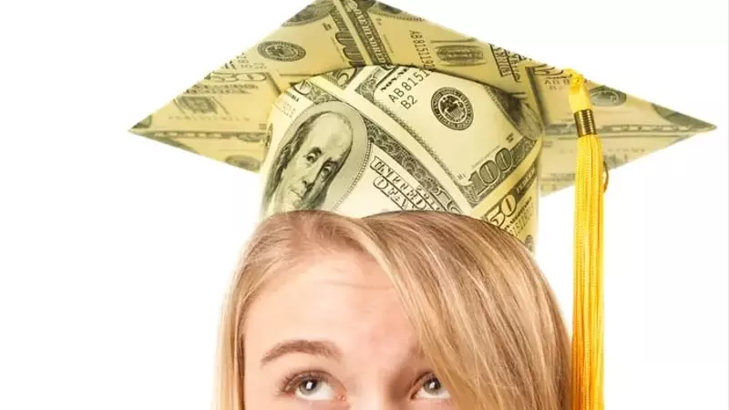 Navigating Student Debt and Investment: A Balanced Approach
