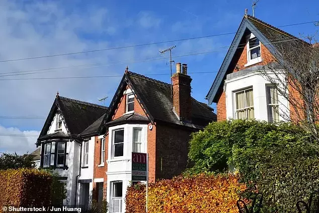 Mortgage Rates See First Increase Since February Amid Budget Concerns