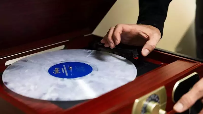 Texas Doctor Uses Vinyl Records to Bring Comfort and Joy to Hospital Patients