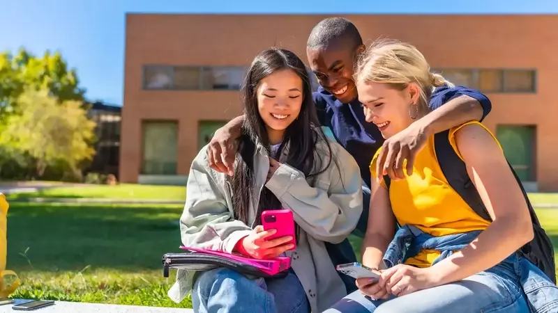 Navigating Senioritis: Sustaining Motivation in the Final Year of High School