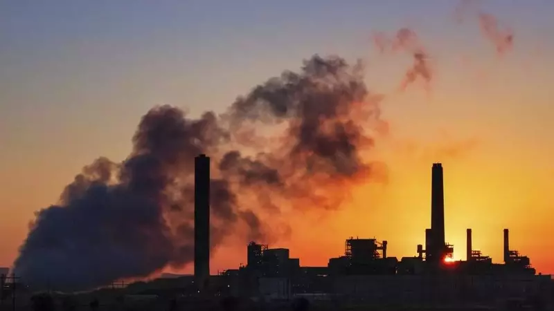 EPA Alters Approach to Air Pollution Rule Cost-Benefit Analysis