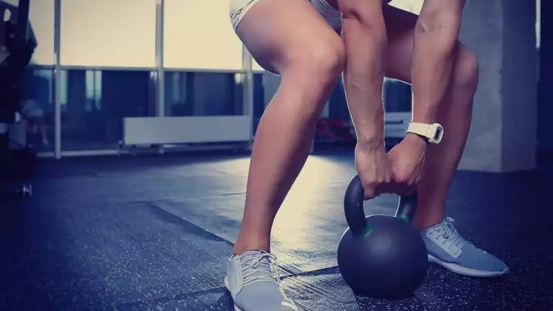 Minimalist Strength Training: Maximizing Gains in Minimal Time