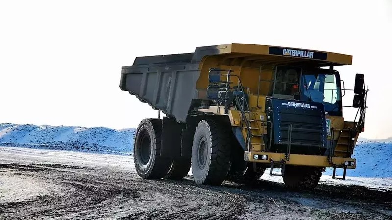 Jim Cramer Unveils Caterpillar's Strategic Power Plays and Hedge Fund Influence