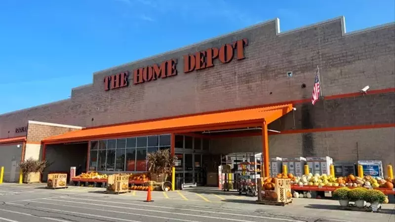 Home Depot Navigates Market Headwinds: Short-Term Challenges vs. Long-Term Potential