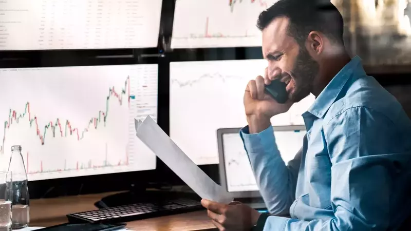 Understanding the 3 Outside Up/Down Candlestick Patterns in Financial Markets