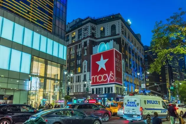 Macy's Stock Rises as Berkshire Hathaway Invests Amidst Challenging Retail Environment