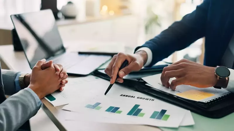 Rethinking Alpha: Navigating Active Equity Portfolios Beyond Benchmark Chasing