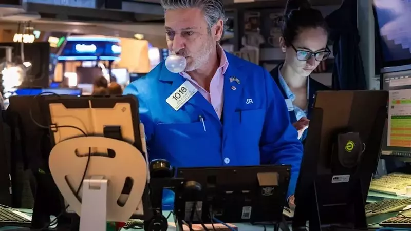 Global Market Optimism Propels S&P 500 Towards Historic Winning Streak
