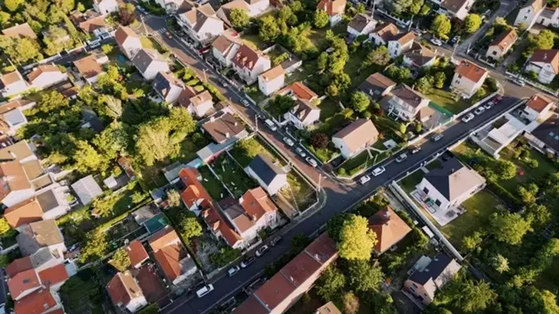 BMO Equal Weight REITs ETF: Resilience and Consistent Performance in Canadian Real Estate