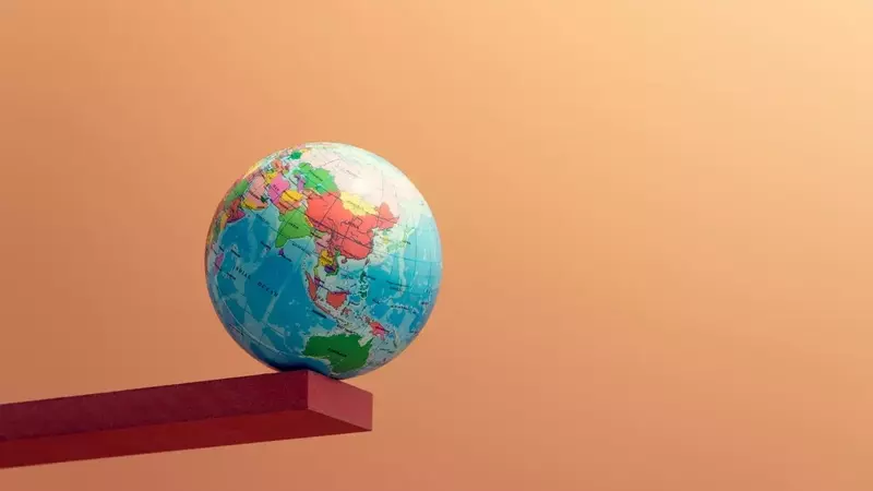 Eaton Vance Tax-Managed Global Diversified Equity Income Fund: A Deep Dive for Income Investors