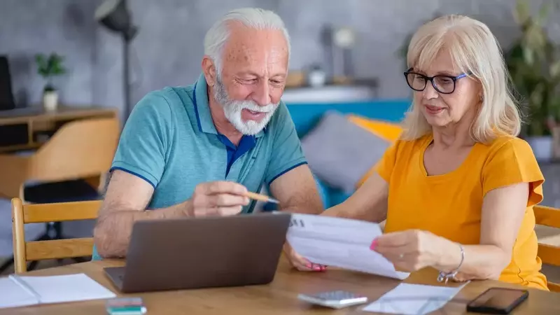 Social Security's Role in Retirement: Beyond the Survey Data