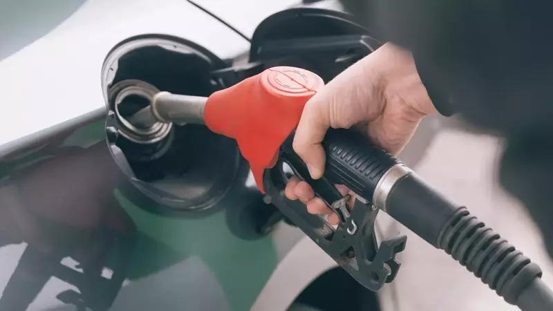 Gasoline Prices Slightly Decline for Second Consecutive Week