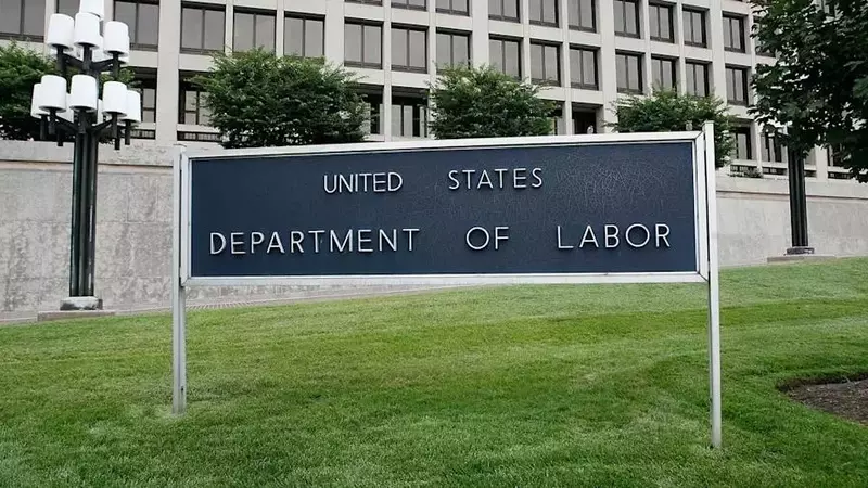 DOL Rule to Ease Alternatives in 401(K)s Draws Over 37,000 Comments