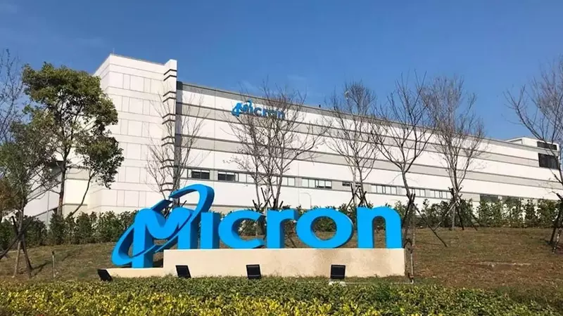 Micron Stock Tumbles Despite Broadcom's Strong Earnings