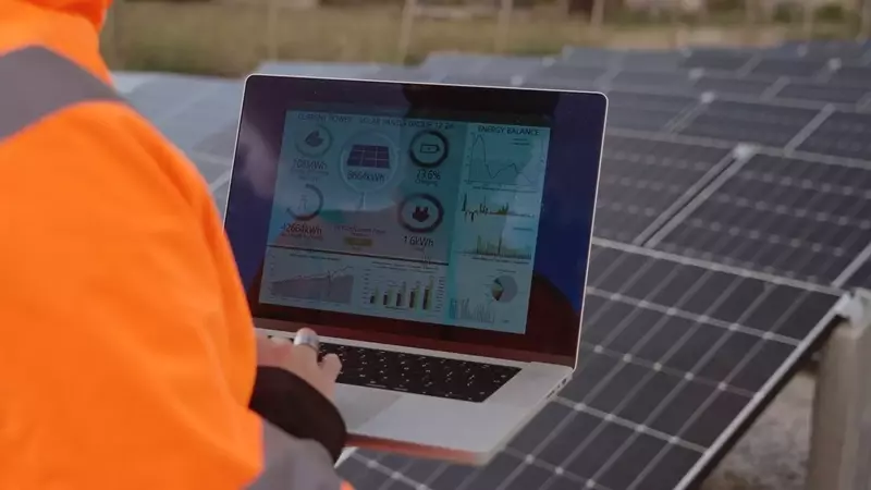 Optimizing Renewable Infrastructure Investments: Balancing Returns and Risks