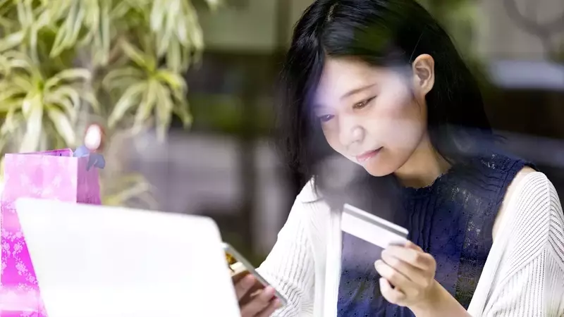 Mastering Credit Card Management: A Guide to Balances, Interest, and Fees