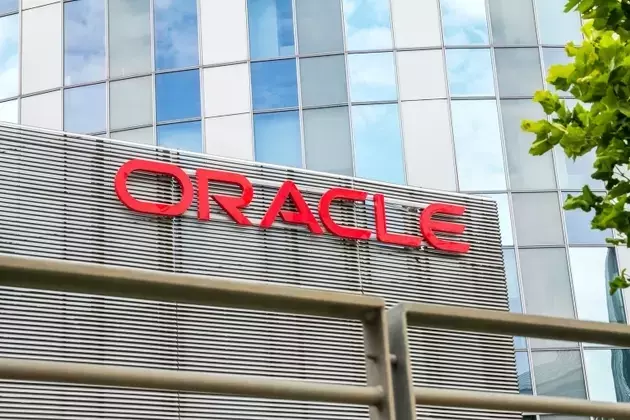 Oracle's Strategic Investment Fuels Cloud Growth Despite Market Selloff