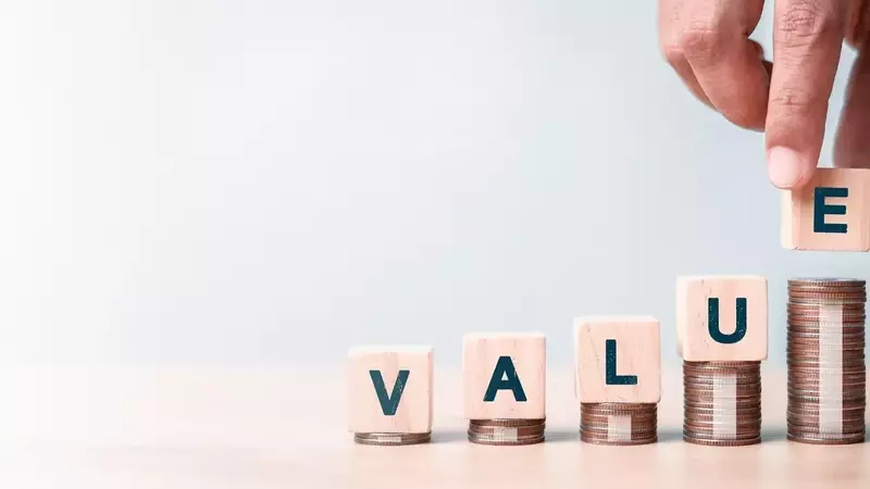 Unlocking Value: The Strategic Advantages of Large-Cap Value Investing