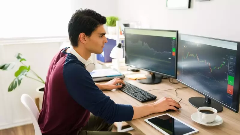Understanding Stock Swaps: Mechanics, Examples, and Taxation