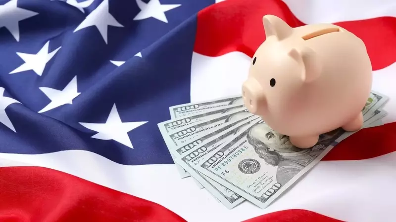 Household Spending Rises Amid Stagnant Savings Rate