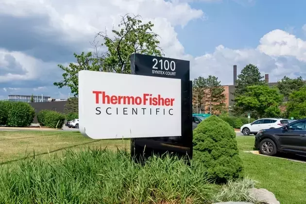 Thermo Fisher Scientific: Navigating Modest Growth and Strategic Divestments