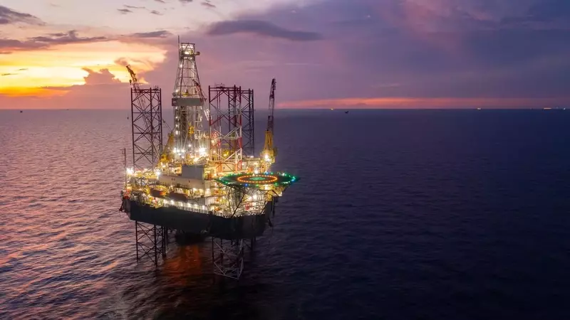TechnipFMC's Market Position: A Hold Rating Amidst Offshore Sector Headwinds
